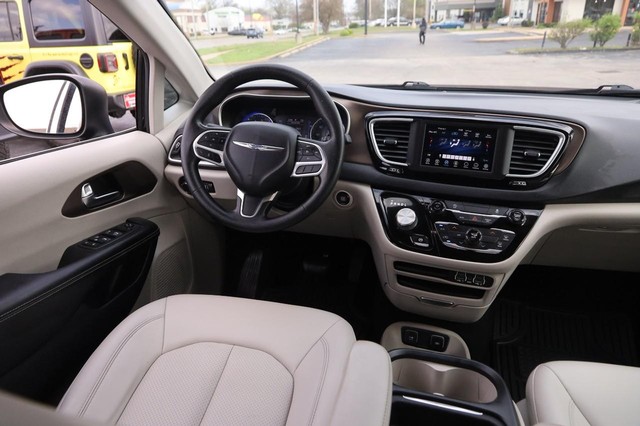 Chrysler Voyager Vehicle Image 24