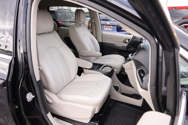 Chrysler Voyager Vehicle Image 28