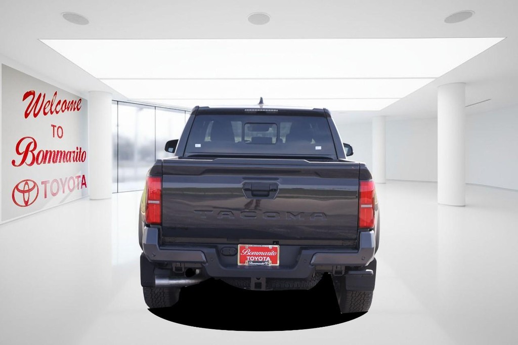 Toyota Tacoma 4WD Vehicle Full-screen Gallery Image 6