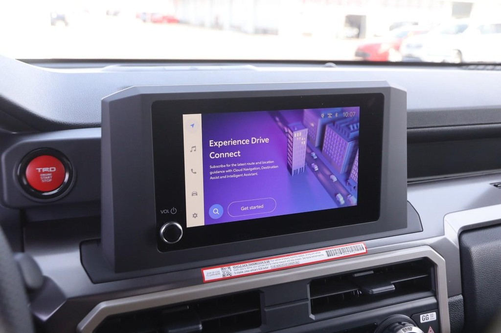 Toyota Tacoma 4WD Vehicle Full-screen Gallery Image 15