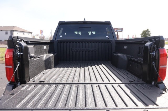 Toyota Tacoma 4WD Vehicle Image 07