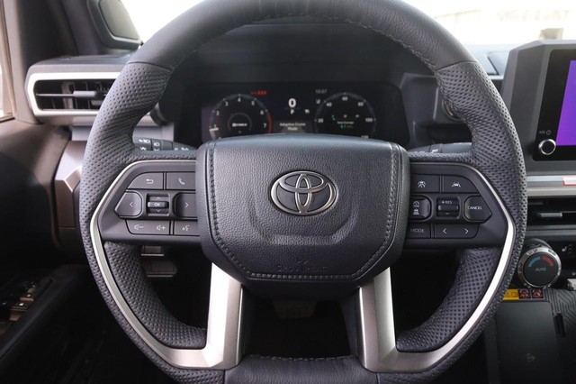 Toyota Tacoma 4WD Vehicle Image 10