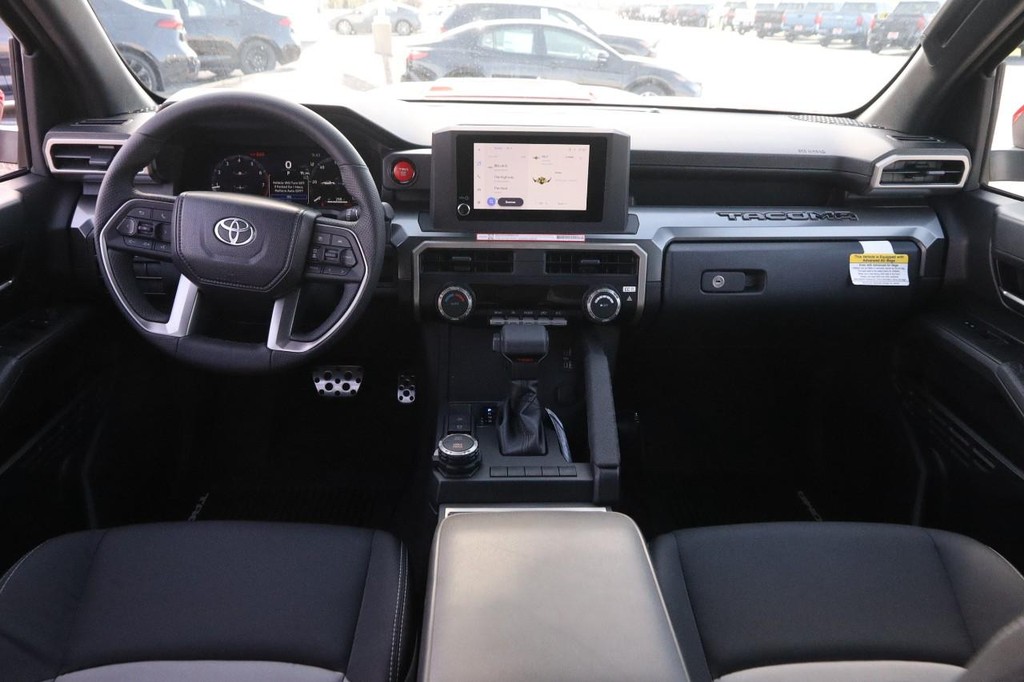 Toyota Tacoma 4WD Vehicle Full-screen Gallery Image 22