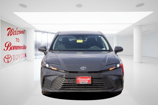 Toyota Camry Vehicle Image 04