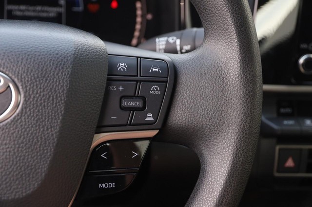 Toyota Camry Vehicle Image 12