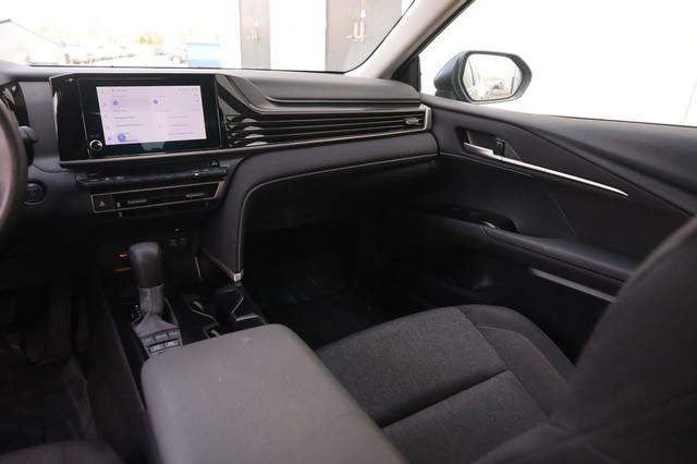 Toyota Camry Vehicle Image 25