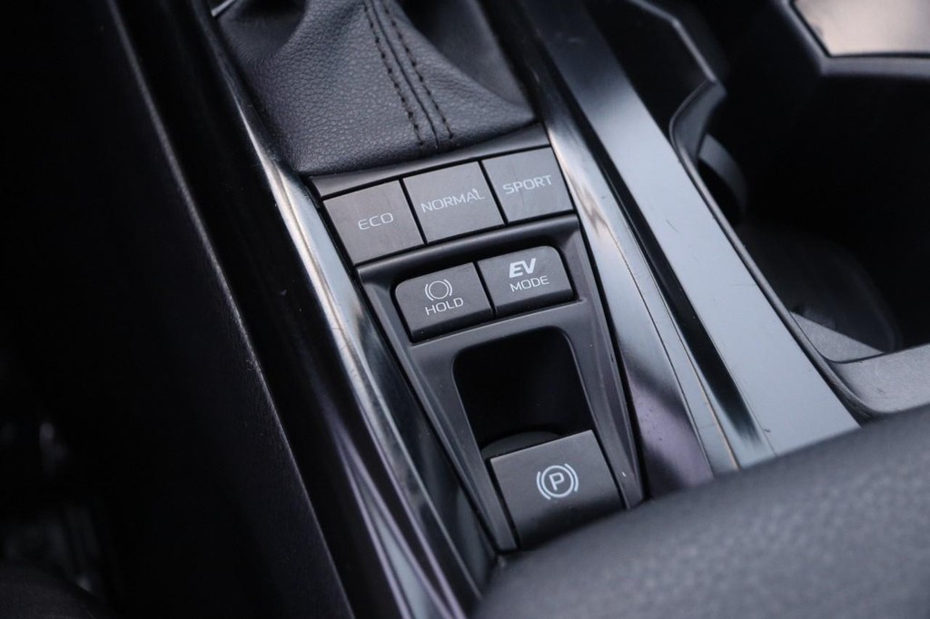 Toyota Camry Vehicle Full-screen Gallery Image 19