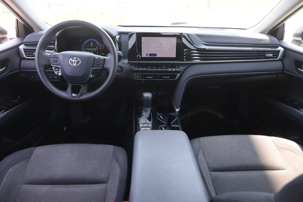 Toyota Camry Vehicle Full-screen Gallery Image 21