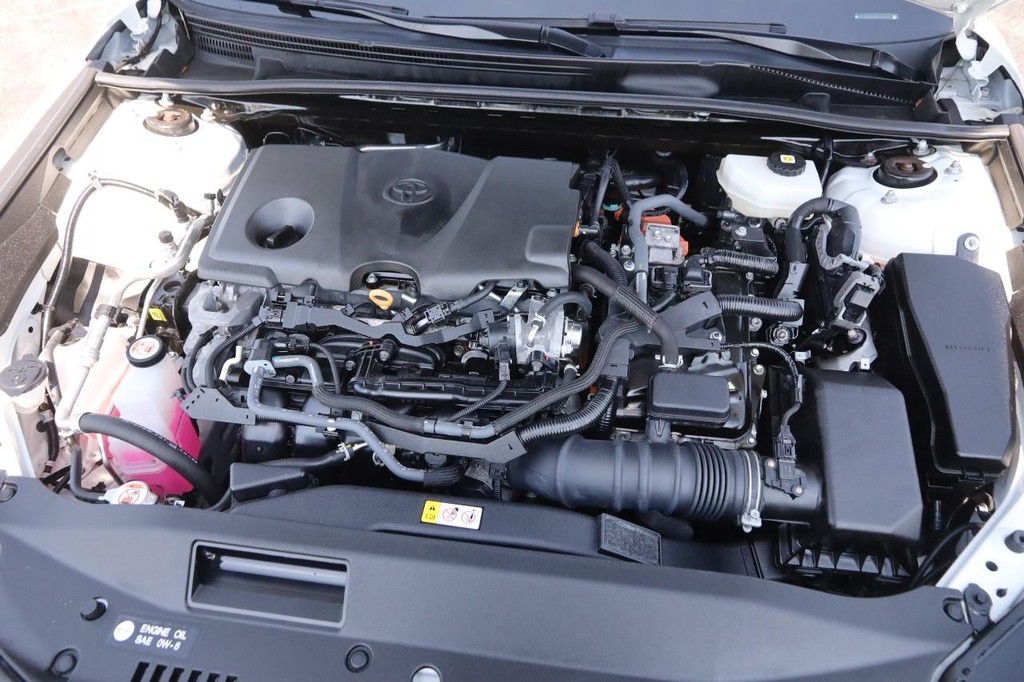 Toyota Camry Vehicle Full-screen Gallery Image 27