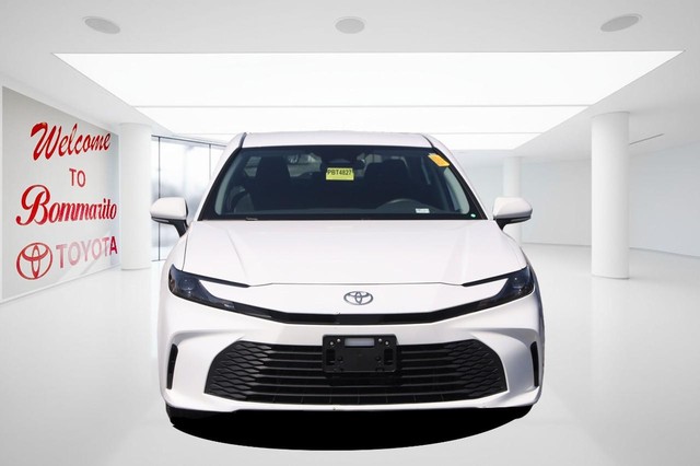 Toyota Camry Vehicle Image 04