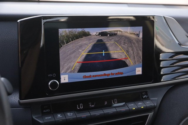 Toyota Camry Vehicle Image 16