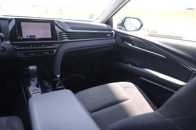 Toyota Camry Vehicle Image 25