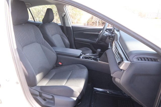 Toyota Camry Vehicle Image 26