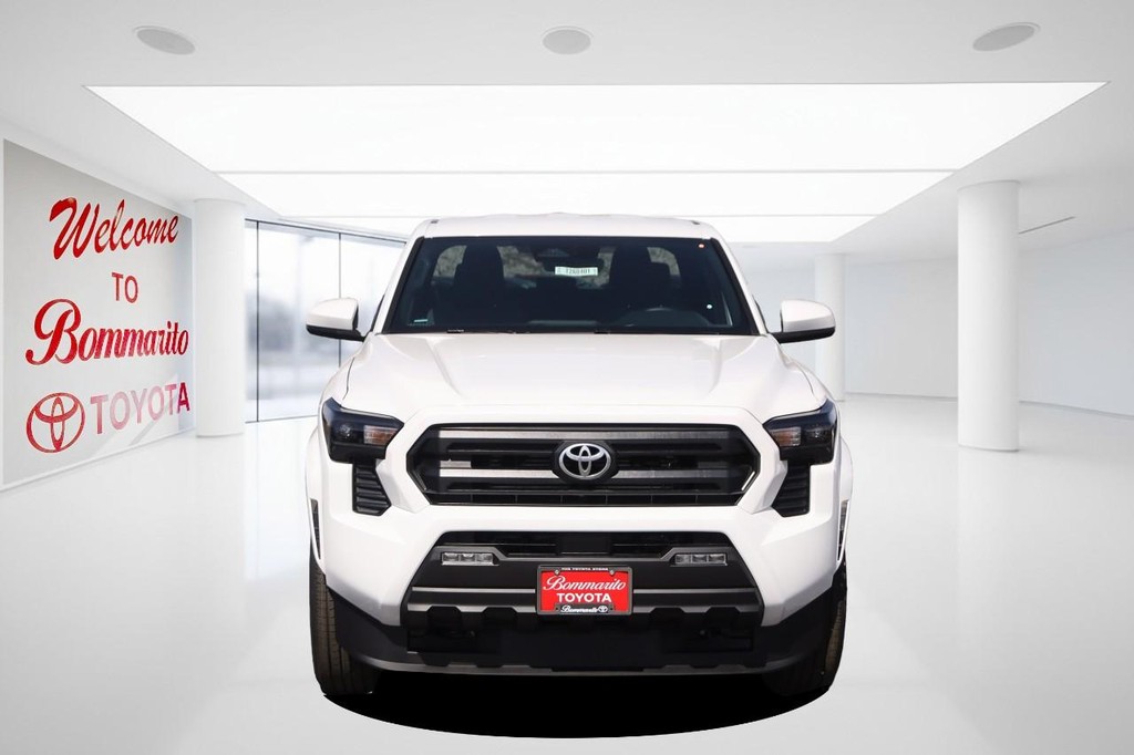 Toyota Tacoma 2WD Vehicle Full-screen Gallery Image 4