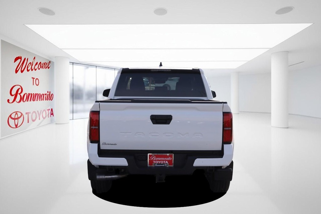 Toyota Tacoma 2WD Vehicle Full-screen Gallery Image 6