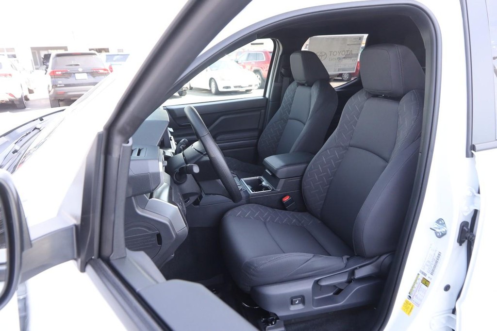 Toyota Tacoma 2WD Vehicle Full-screen Gallery Image 8