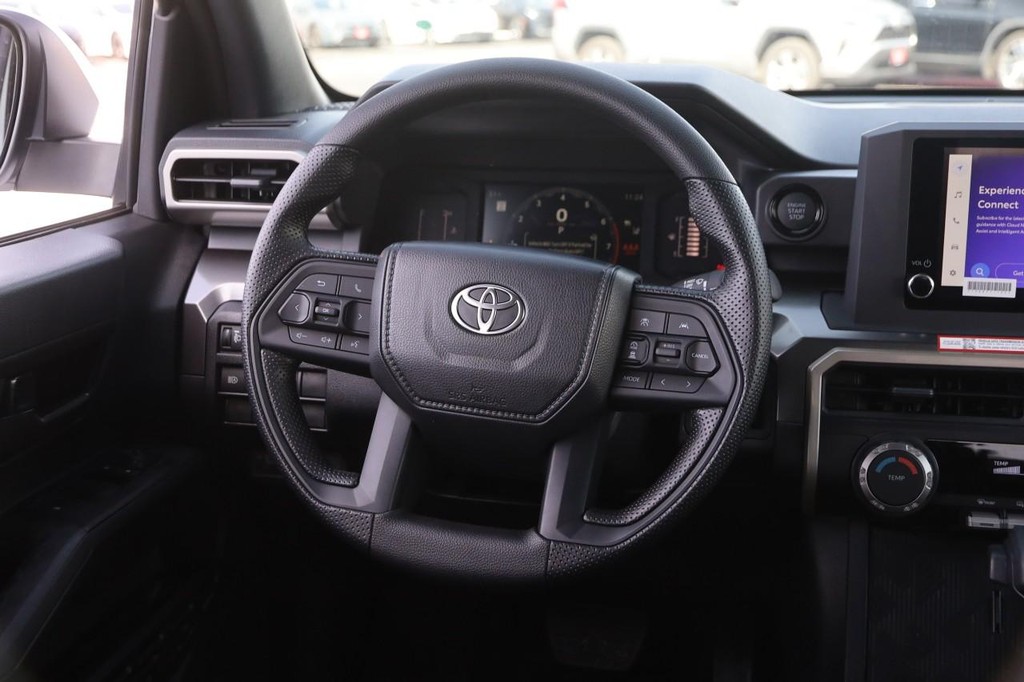 Toyota Tacoma 2WD Vehicle Full-screen Gallery Image 23