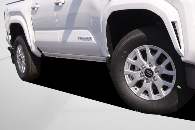 Toyota Tacoma 2WD Vehicle Image 03