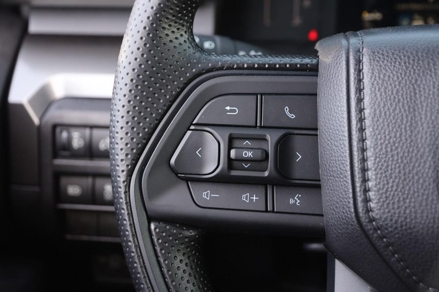 Toyota Tacoma 2WD Vehicle Image 11