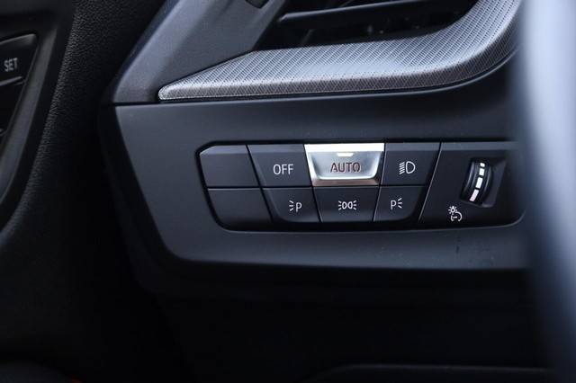 BMW 2 Series Vehicle Image 19