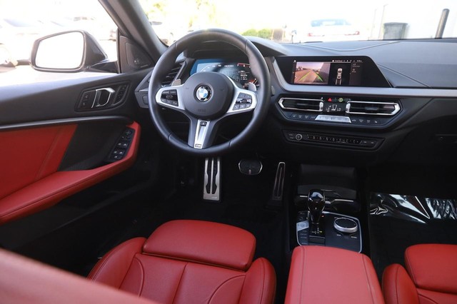 BMW 2 Series Vehicle Image 23