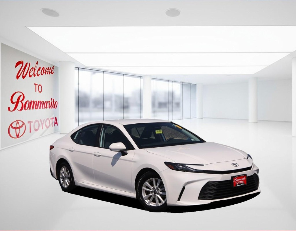 Toyota Camry Vehicle Full-screen Gallery Image 2