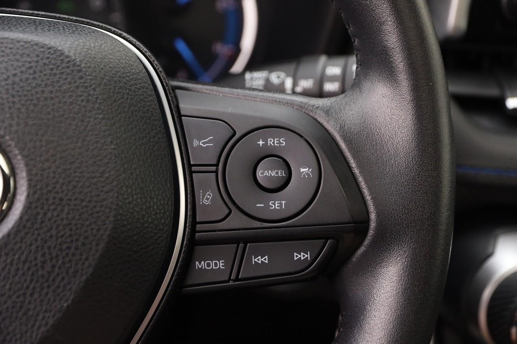 Toyota RAV4 Vehicle Full-screen Gallery Image 14