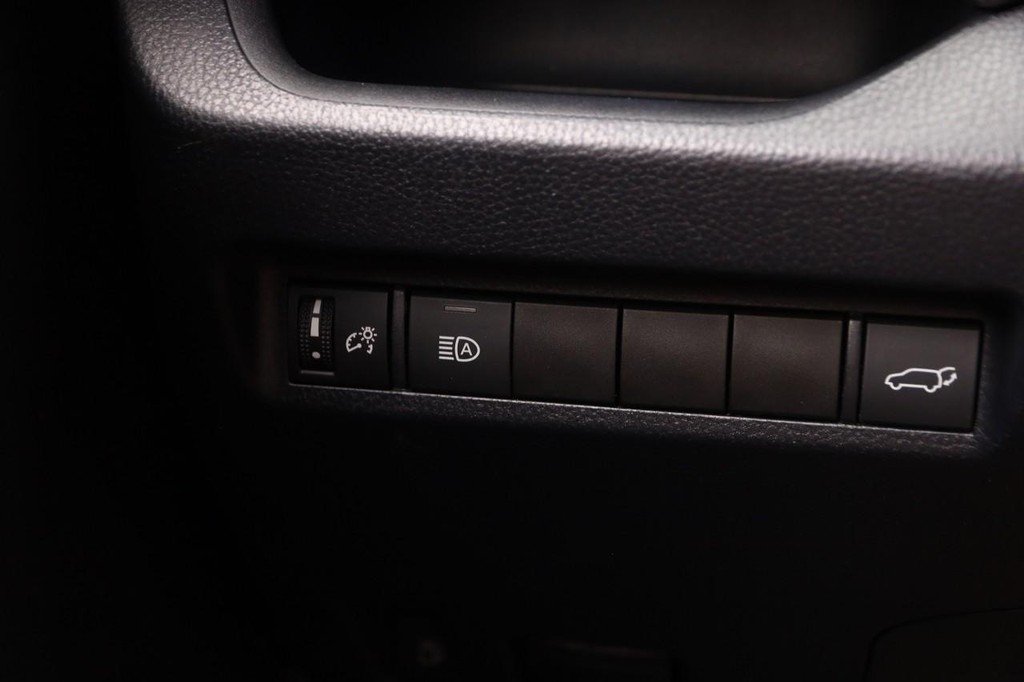 Toyota RAV4 Vehicle Full-screen Gallery Image 22