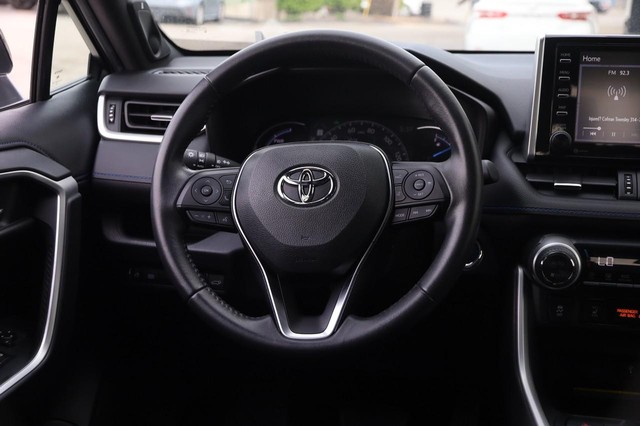 Toyota RAV4 Vehicle Image 25
