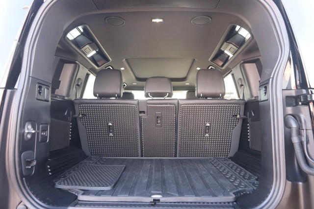 Land Rover Defender Vehicle Image 07