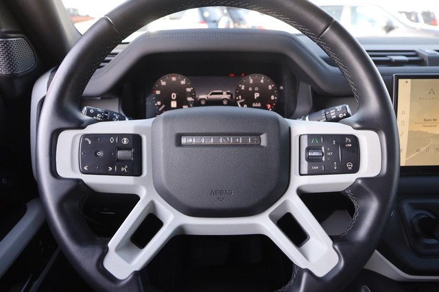 Land Rover Defender Vehicle Image 13