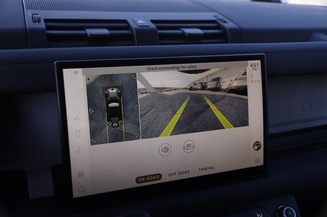 Land Rover Defender Vehicle Image 20