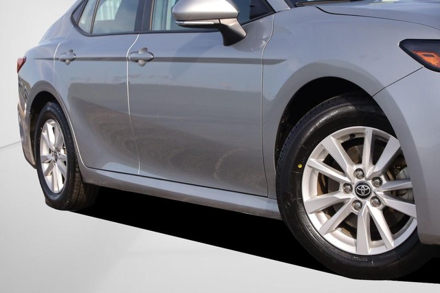 Toyota Camry Vehicle Image 03