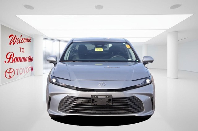 Toyota Camry Vehicle Image 04