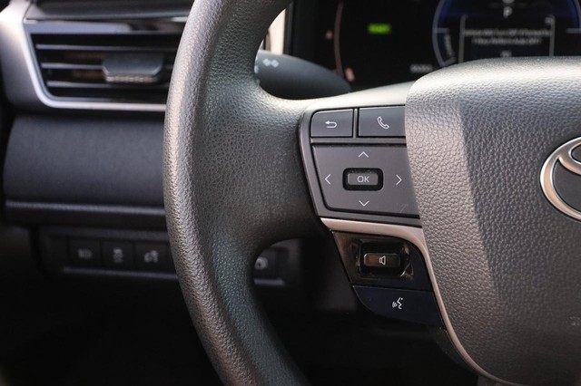 Toyota Camry Vehicle Image 11