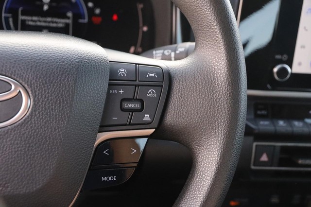 Toyota Camry Vehicle Image 12