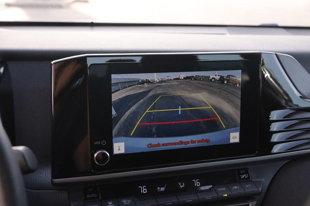 Toyota Camry Vehicle Image 16