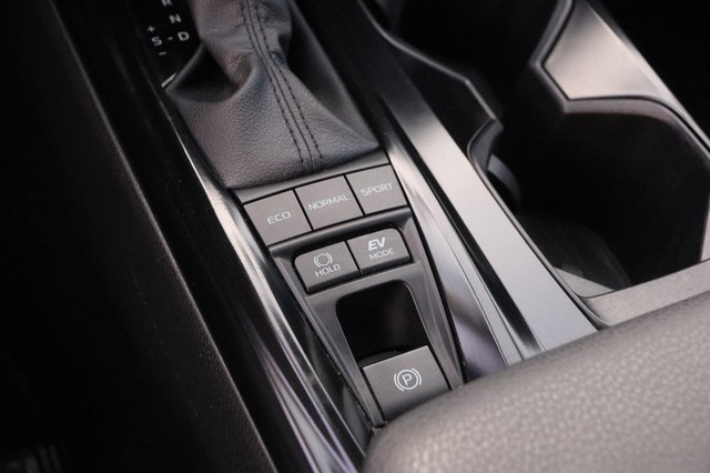 Toyota Camry Vehicle Image 19