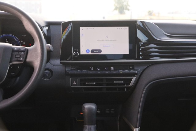 Toyota Camry Vehicle Image 24