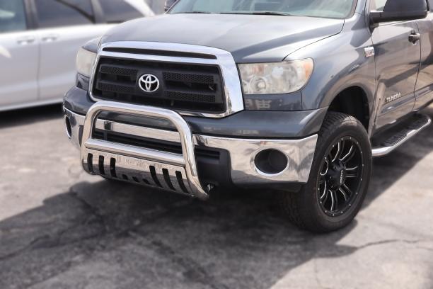 Toyota Tundra 2WD Truck Vehicle Full-screen Gallery Image 2