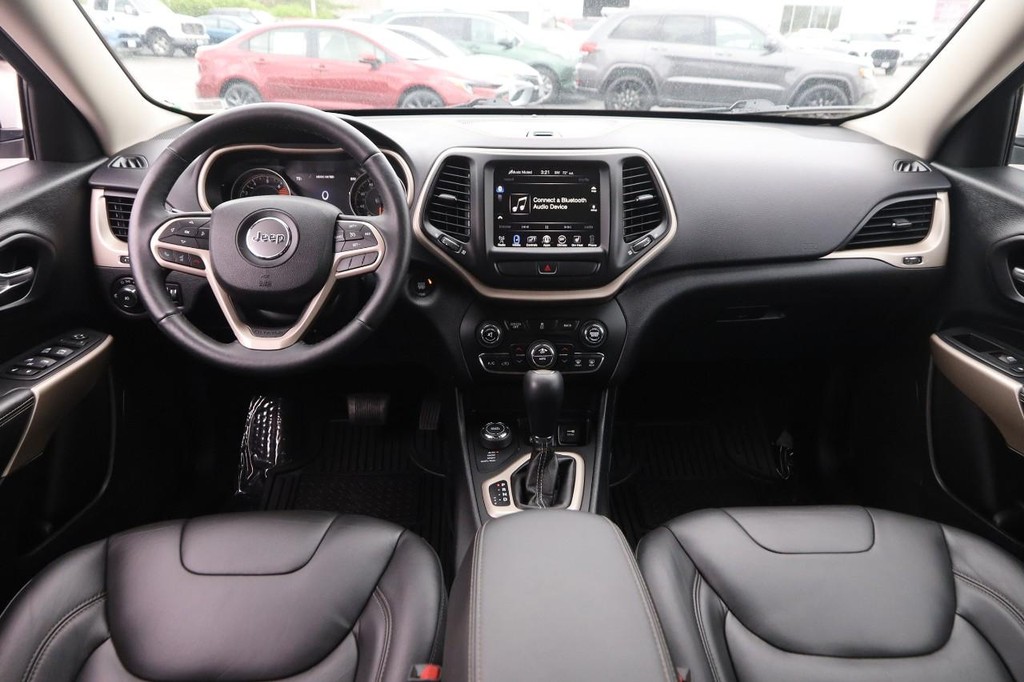 Jeep Cherokee Vehicle Full-screen Gallery Image 21