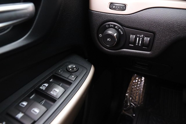 Jeep Cherokee Vehicle Image 20