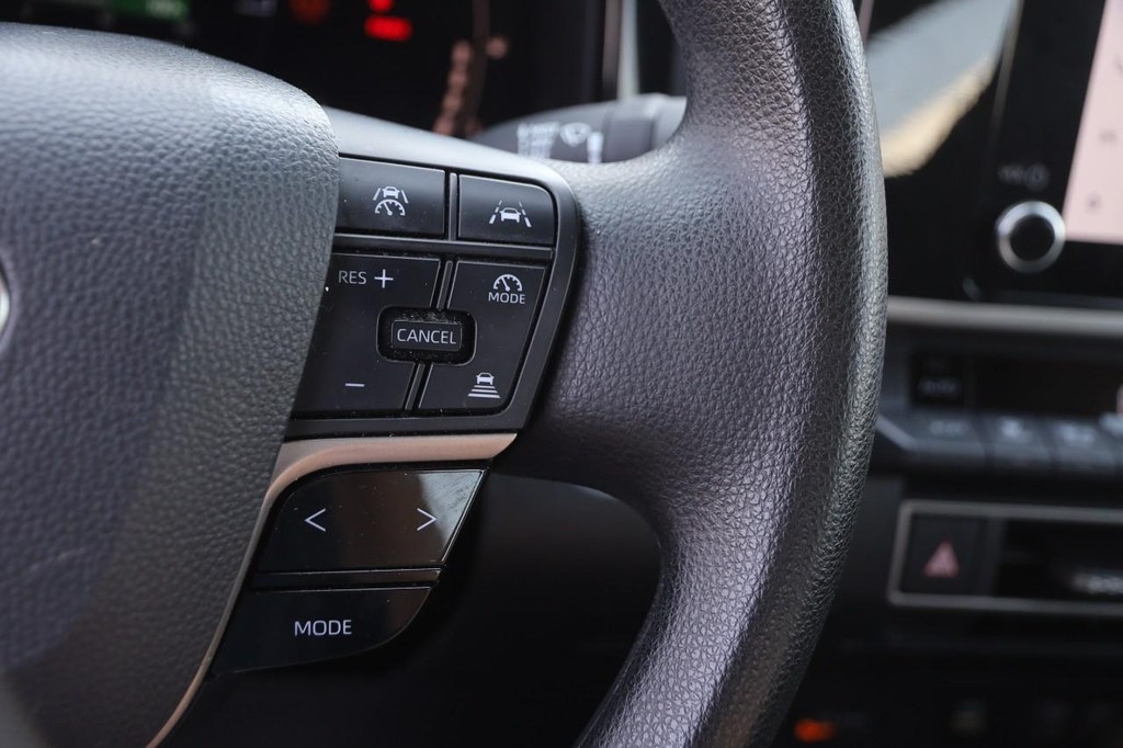 Toyota Camry Vehicle Full-screen Gallery Image 12