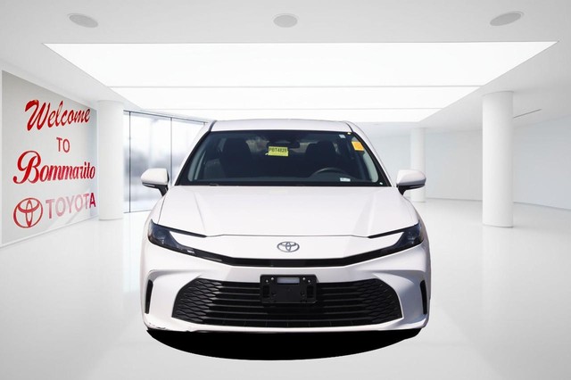 Toyota Camry Vehicle Image 04