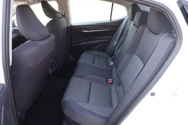 Toyota Camry Vehicle Image 09