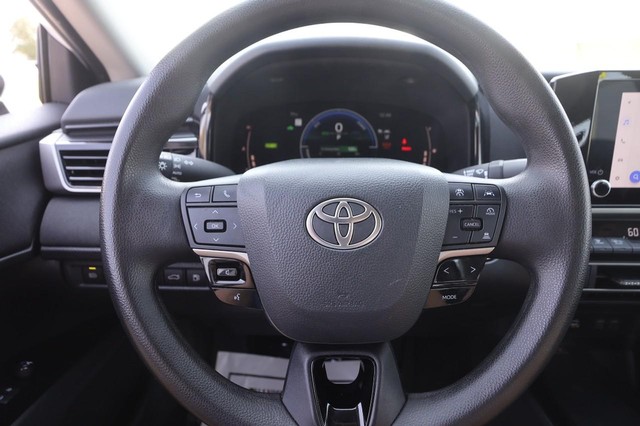 Toyota Camry Vehicle Image 10