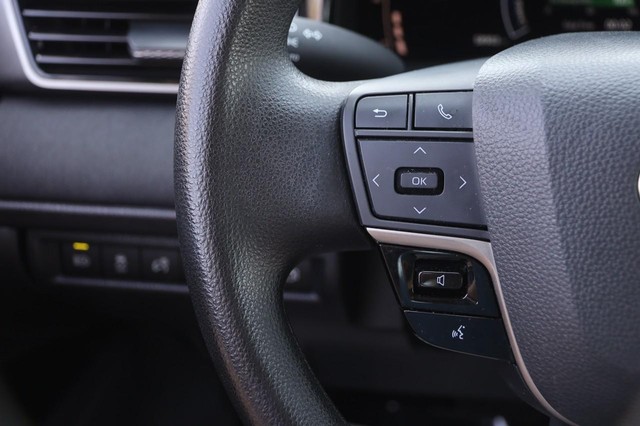 Toyota Camry Vehicle Image 11