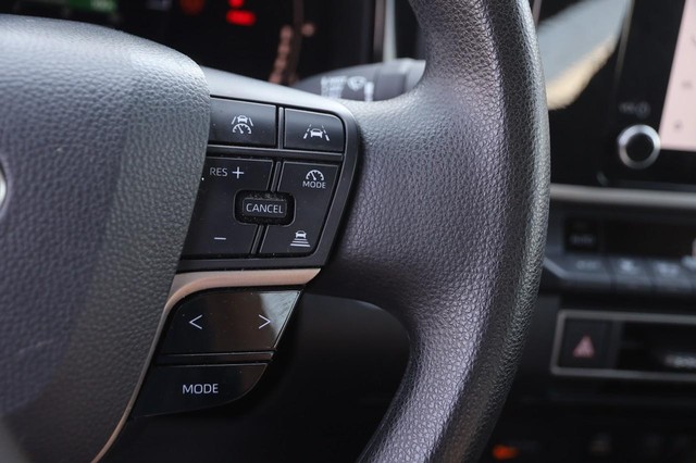 Toyota Camry Vehicle Image 12