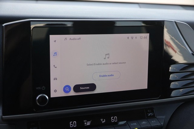 Toyota Camry Vehicle Image 16