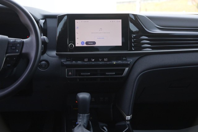Toyota Camry Vehicle Image 24